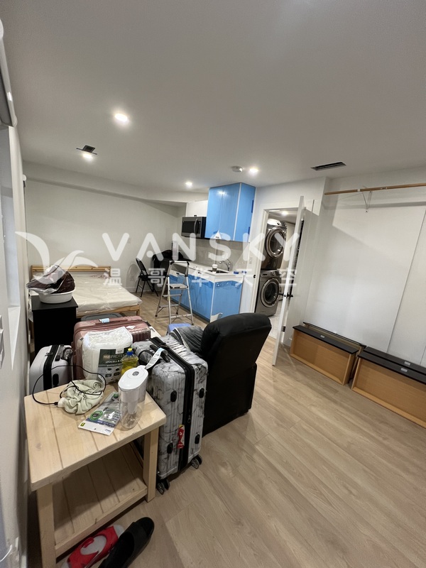 列治文Cambie夹Garden City一房出租