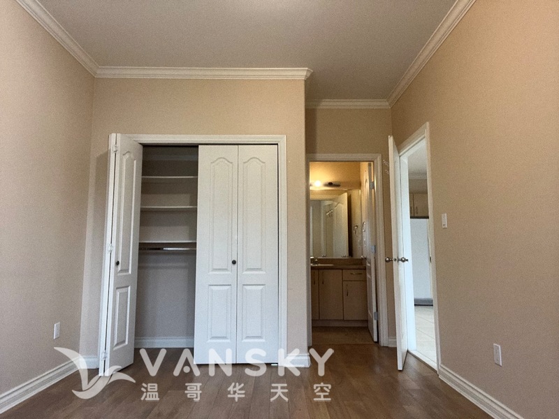 温东Tyne 街夹44街正层2房1厅2洗手间（约900平方尺）出租