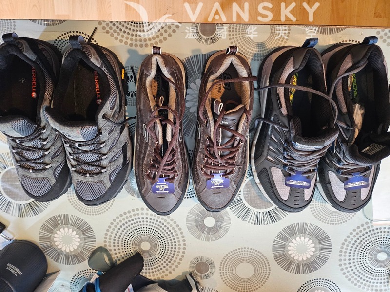 卖两双全新Skechers 斯凯奇鞋子12码