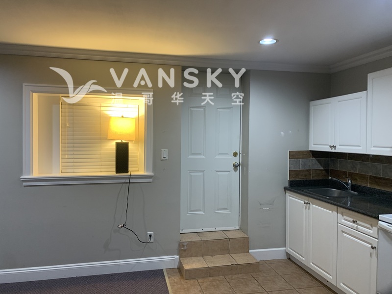 列治文Riverdale一房一厅独立出入