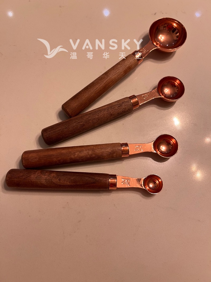 漂亮的粉紅金量勺+量杯共10刀. 短信聯繫. 先到先得!