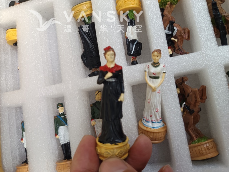 【出售】超独特人偶国际象棋 $20 | 温哥华自取