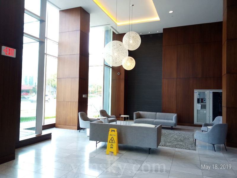 Surrey素里中心/King George天车站附近豪华一房公寓出租