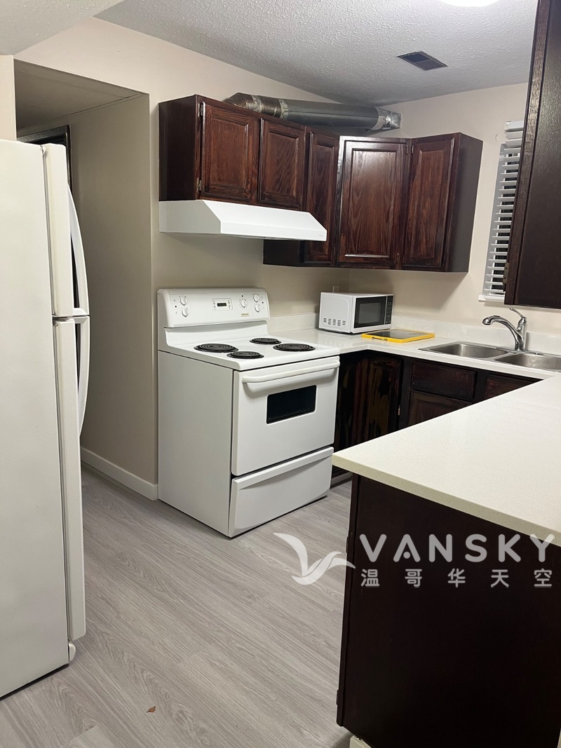 温东Victoria Dr&35 二卧一卫一厨房