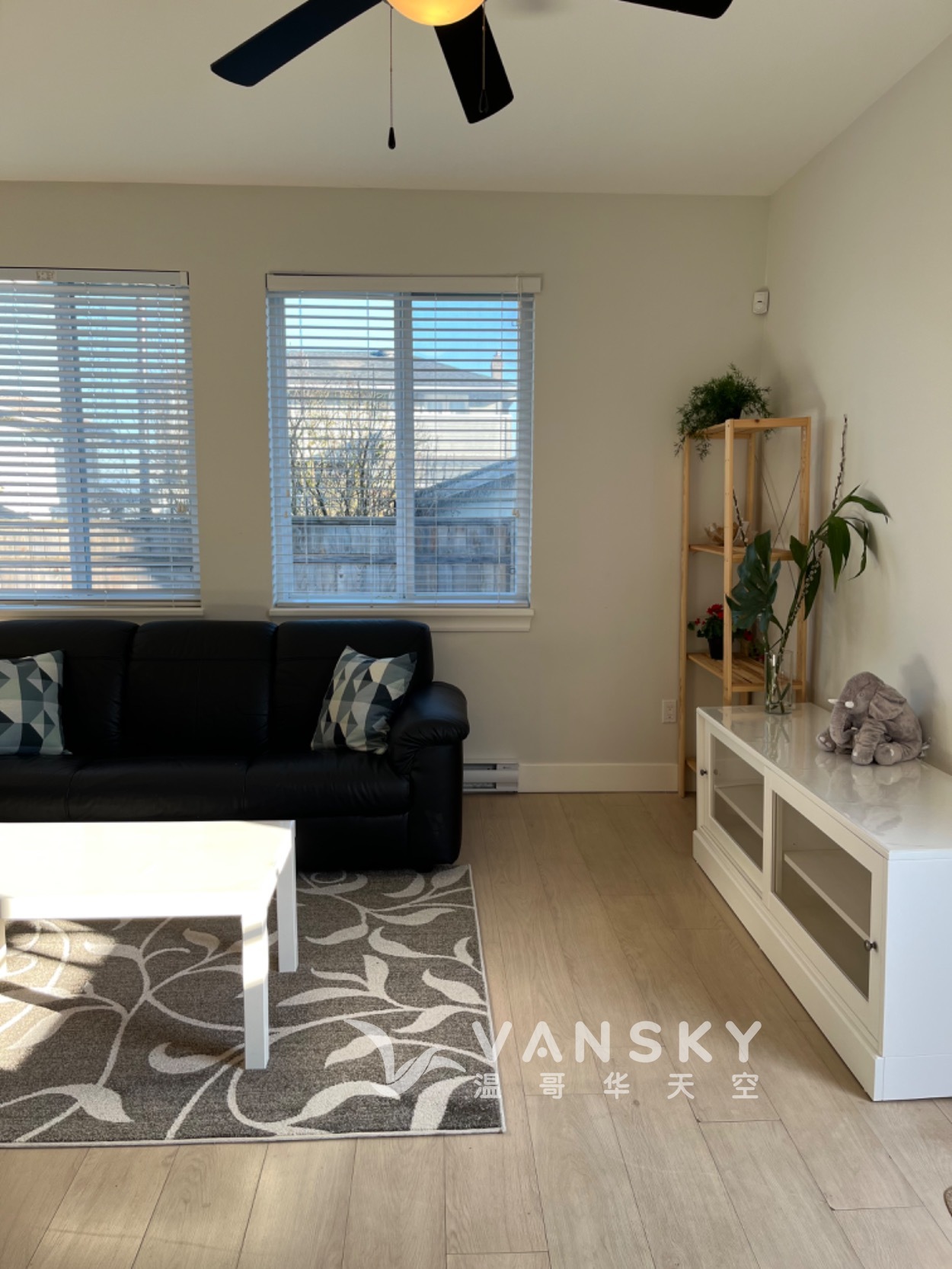 一套二出租，配件充足，地点极佳，即可入住！