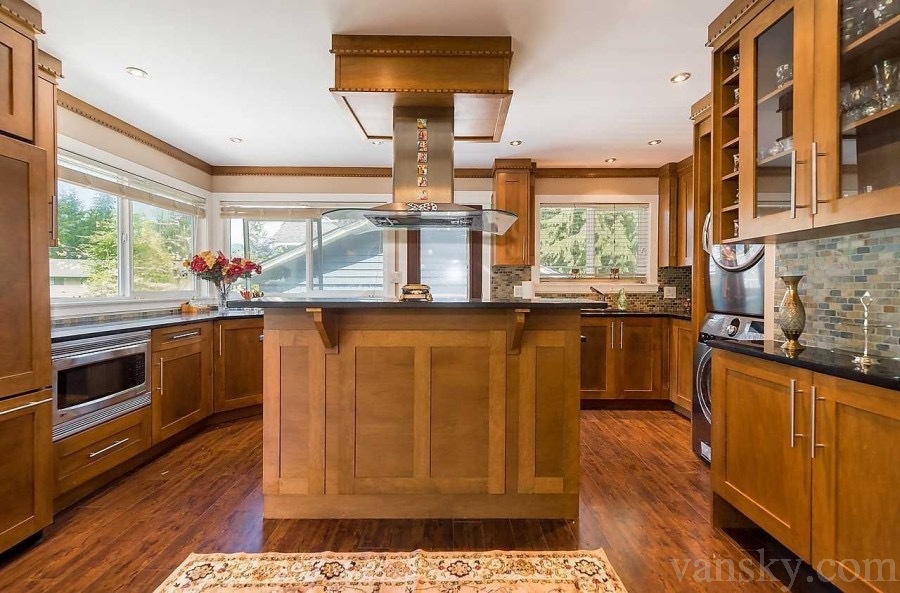 高贵林中心附近好学区 Dr Charles best 高中学区三房两卫出租