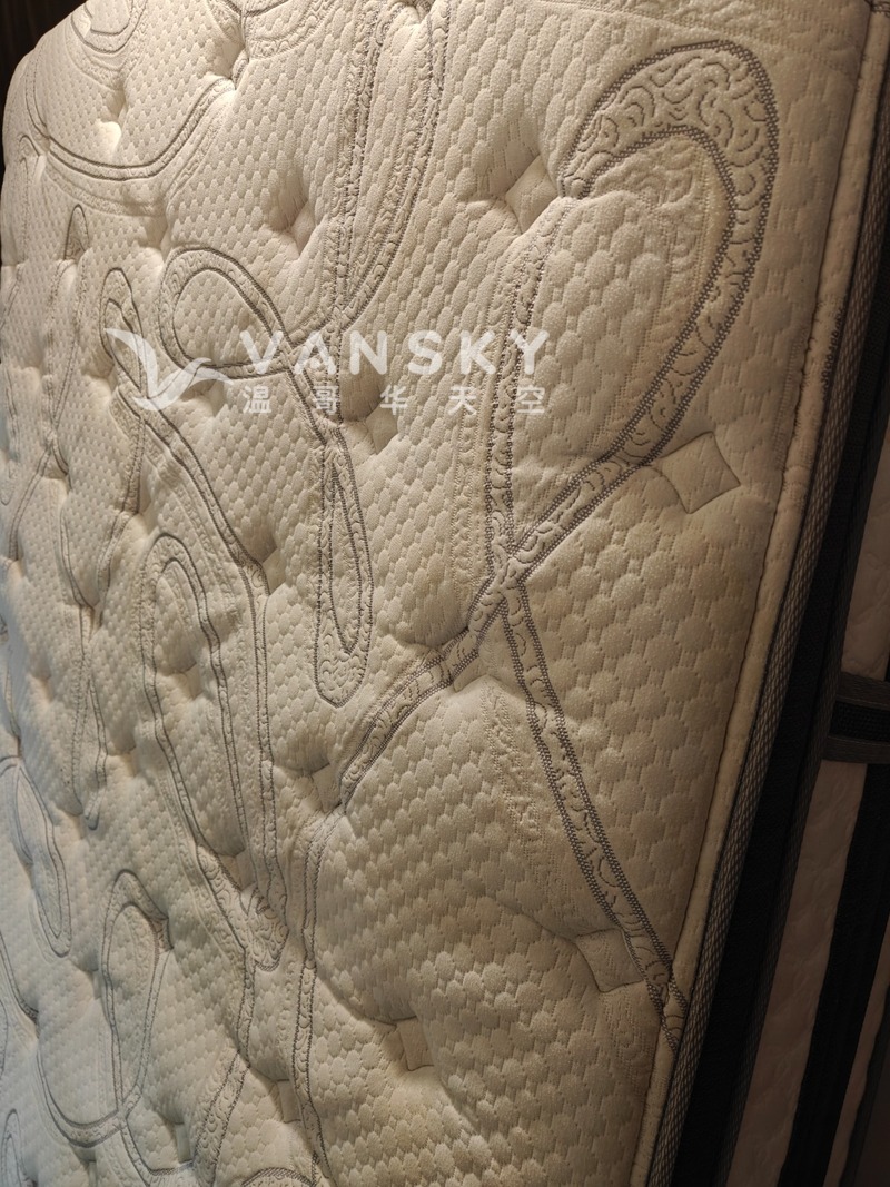 出售一个高级床垫成色好原价2000斤现在只要180可以有尝送货