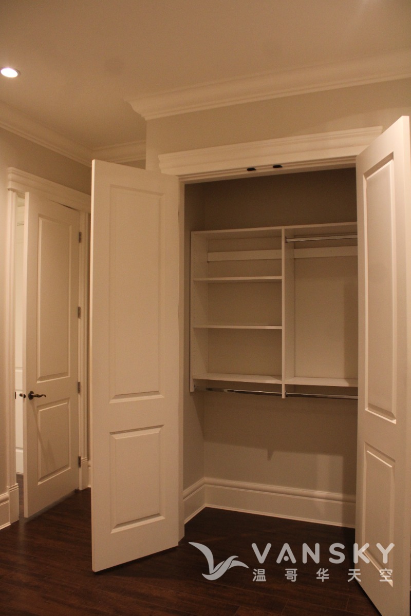 列治文独立出入两房一卫全厨房