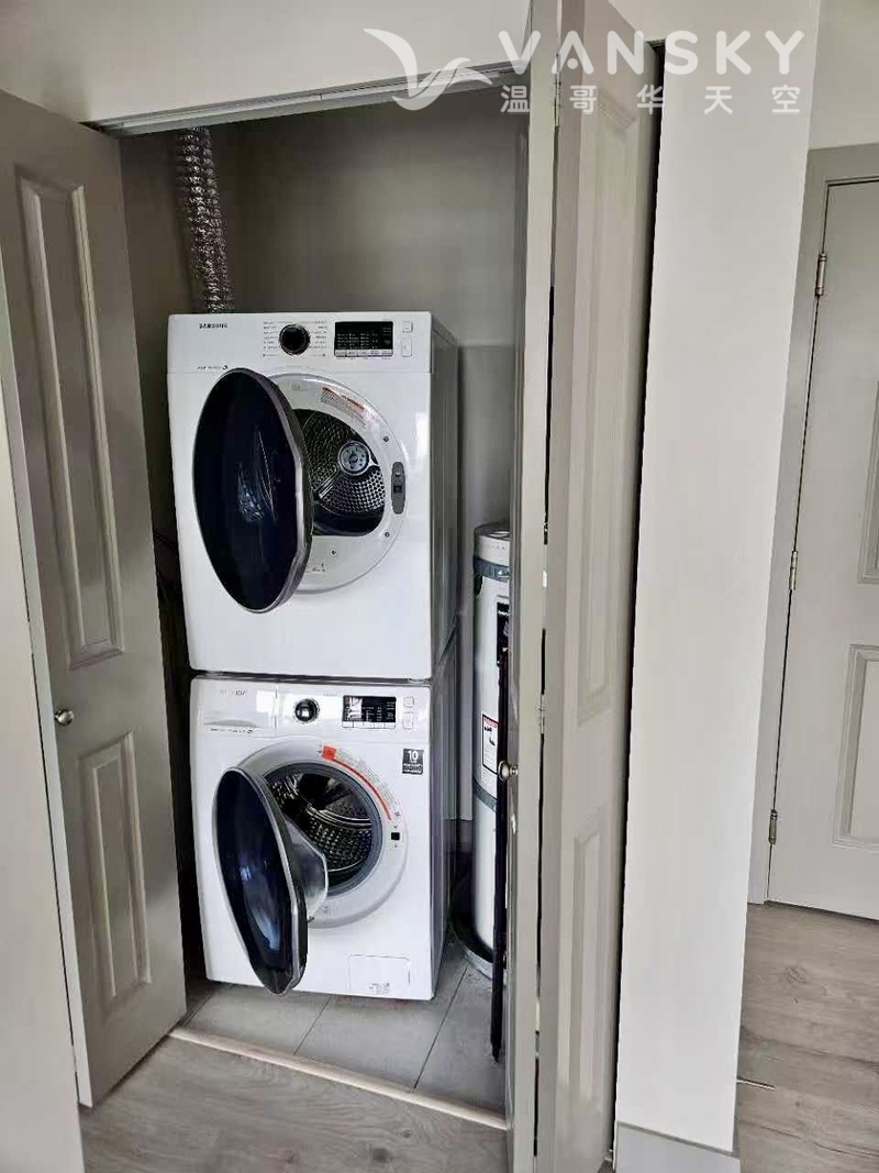 Royal Oak 天车站旁2房2卫公寓招租